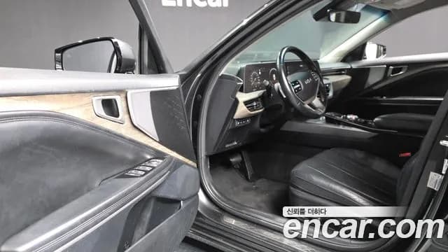 2022 Kia K8 2.5 Gasoline 2WD Sold VIN KNAM241BBNA028622 – trunk area 2022 Kia K8 2.5 Gasoline 2WD Sold VIN KNAM241BBNA028622 – trunk area