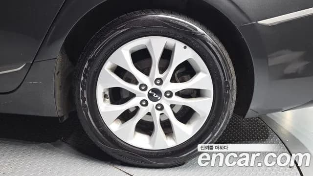 2022 Kia K8 2.5 Gasoline 2WD Sold VIN KNAM241BBNA028622 – photo 14 2022 Kia K8 2.5 Gasoline 2WD Sold VIN KNAM241BBNA028622 – photo 14