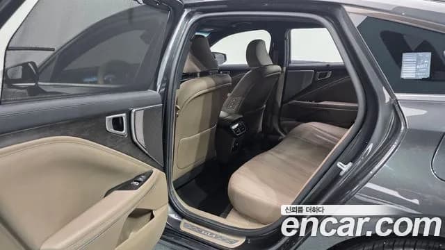 2022 Kia K8 2.5 Gasoline 2WD Sold VIN KNAM241BBNA028817 – interior seats 2022 Kia K8 2.5 Gasoline 2WD Sold VIN KNAM241BBNA028817 – interior seats