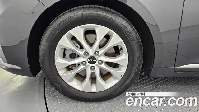 2023 Kia K8 2.5 Gasoline 2WD Sold VIN KNAM241BBPA033927 – photo 13 2023 Kia K8 2.5 Gasoline 2WD Sold VIN KNAM241BBPA033927 – photo 13