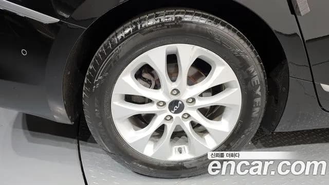 2023 Kia K8 2.5 Gasoline 2WD Sold VIN KNAM241BBPA049427 – engine bay 2023 Kia K8 2.5 Gasoline 2WD Sold VIN KNAM241BBPA049427 – engine bay