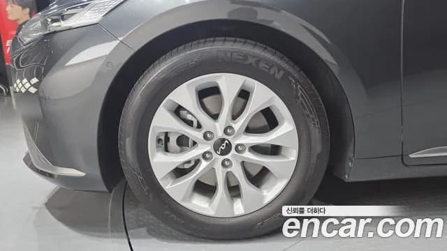 2023 Kia K8 2.5 Gasoline 2WD Sold VIN KNAM241BBPA049994 – photo 27 2023 Kia K8 2.5 Gasoline 2WD Sold VIN KNAM241BBPA049994 – photo 27