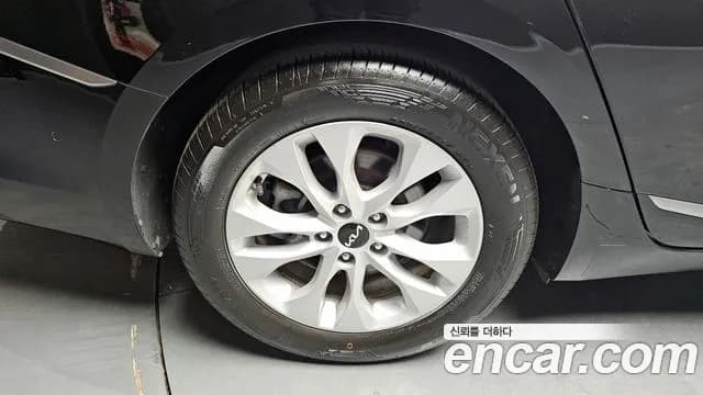 2023 Kia K8 2.5 Gasoline 2WD Sold VIN KNAM241BBPA057278 – photo 19 2023 Kia K8 2.5 Gasoline 2WD Sold VIN KNAM241BBPA057278 – photo 19