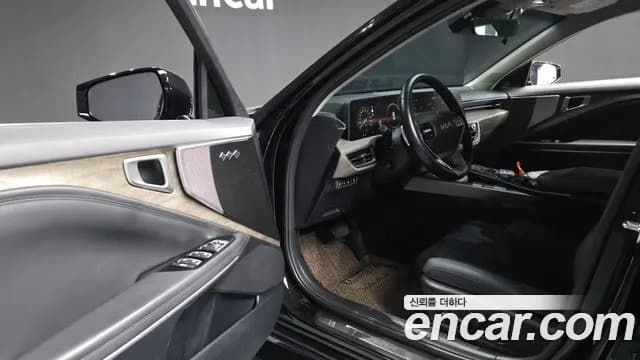 2024 Kia K8 2.5 Gasoline 2WD Sold VIN KNAM241BBRA063513 – interior seats 2024 Kia K8 2.5 Gasoline 2WD Sold VIN KNAM241BBRA063513 – interior seats