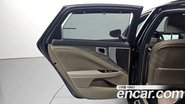 2024 Kia K8 2.5 Gasoline 2WD Sold VIN KNAM241BBRA067355 – exterior detail 2024 Kia K8 2.5 Gasoline 2WD Sold VIN KNAM241BBRA067355 – exterior detail