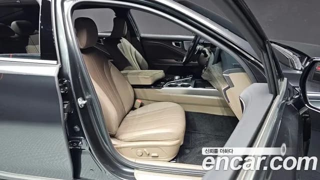 2024 Kia K8 2.5 Gasoline 2WD Sold VIN KNAM241BBRA070703 – exterior detail 2024 Kia K8 2.5 Gasoline 2WD Sold VIN KNAM241BBRA070703 – exterior detail