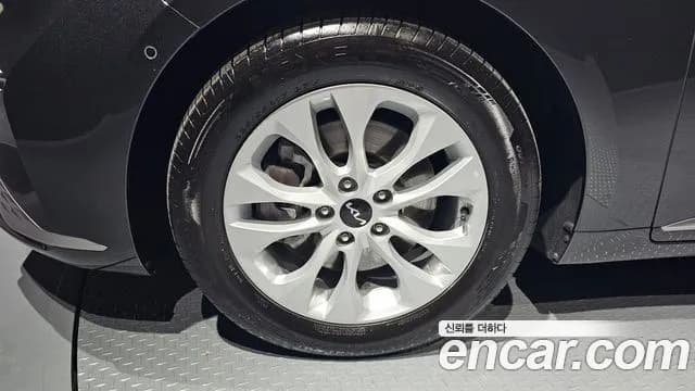 2024 Kia K8 2.5 Gasoline 2WD Sold VIN KNAM241BBRA070703 – photo 12 2024 Kia K8 2.5 Gasoline 2WD Sold VIN KNAM241BBRA070703 – photo 12