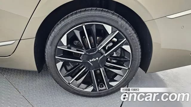 2025 Kia The New K8 2.5 Gasoline 2WD Sold VIN KNAM241BBSA083645 – photo 18 2025 Kia The New K8 2.5 Gasoline 2WD Sold VIN KNAM241BBSA083645 – photo 18
