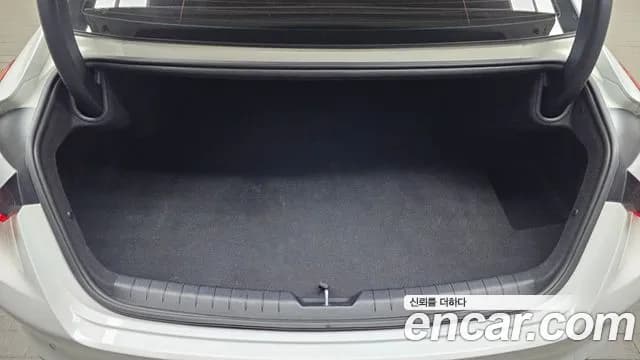 2022 Kia K8 3.5 LPG 2WD Sold VIN KNAM241FBNA009950 – interior seats 2022 Kia K8 3.5 LPG 2WD Sold VIN KNAM241FBNA009950 – interior seats