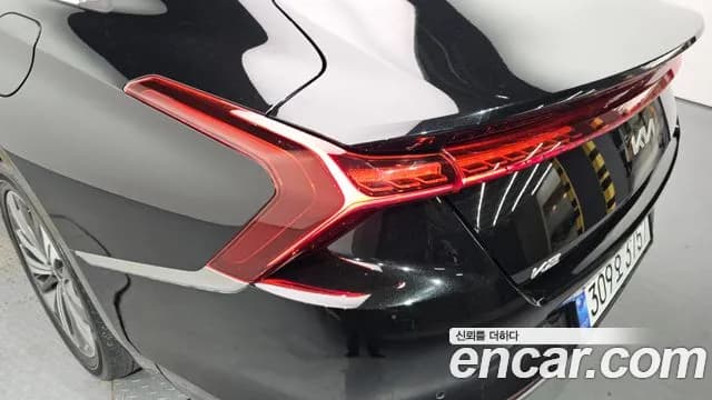 2022 Kia K8 3.5 LPG 2WD Sold VIN KNAM241FBNA025472 – trunk area 2022 Kia K8 3.5 LPG 2WD Sold VIN KNAM241FBNA025472 – trunk area