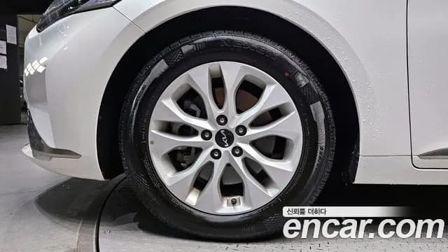 2023 Kia K8 3.5 LPG 2WD Sold VIN KNAM241FBPA041076 – photo 16 2023 Kia K8 3.5 LPG 2WD Sold VIN KNAM241FBPA041076 – photo 16