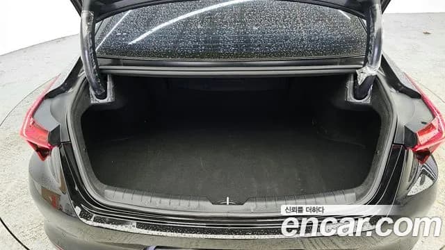 2022 Kia K8 3.5 Gasoline 2WD Sold VIN KNAM441DBNA026539 – exterior detail 2022 Kia K8 3.5 Gasoline 2WD Sold VIN KNAM441DBNA026539 – exterior detail