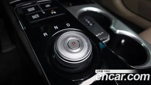 2023 Kia K8 3.5 Gasoline 4WD Sold VIN KNAM441DDPA031930 – exterior detail 2023 Kia K8 3.5 Gasoline 4WD Sold VIN KNAM441DDPA031930 – exterior detail