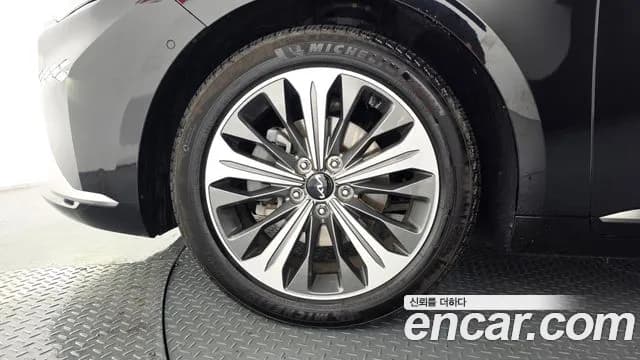 2023 Kia K8 Hybrid Signature Special Sold VIN KNAM5411BPA056410 – rear exterior 2023 Kia K8 Hybrid Signature Special Sold VIN KNAM5411BPA056410 – rear exterior