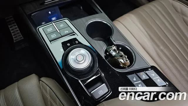 2024 Kia K8 Hybrid Signature Special Sold VIN KNAM5411BRA069280 – exterior detail 2024 Kia K8 Hybrid Signature Special Sold VIN KNAM5411BRA069280 – exterior detail