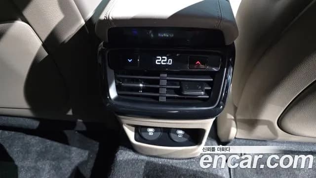 2024 Kia K8 Hybrid Signature Special Sold VIN KNAM5411BRA071556 – rear exterior 2024 Kia K8 Hybrid Signature Special Sold VIN KNAM5411BRA071556 – rear exterior