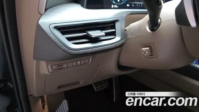 2024 Kia K8 Hybrid Signature Special Sold VIN KNAM5411BRA071556 – exterior detail 2024 Kia K8 Hybrid Signature Special Sold VIN KNAM5411BRA071556 – exterior detail