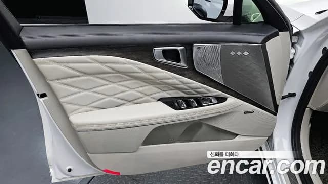 2022 Kia K8 3.5 Gasoline 4WD Sold VIN KNAM541DDNA010767 – trunk area 2022 Kia K8 3.5 Gasoline 4WD Sold VIN KNAM541DDNA010767 – trunk area