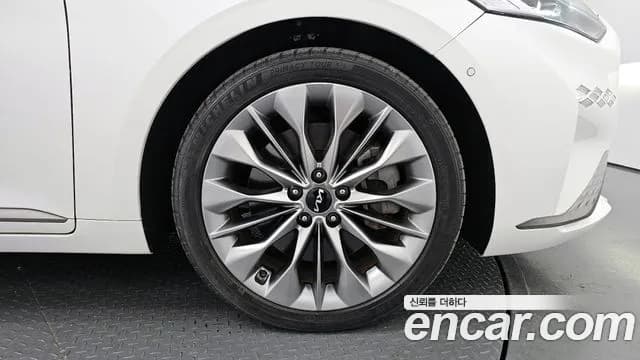 2022 Kia K8 3.5 Gasoline 4WD Sold VIN KNAM541DDNA010767 – photo 27 2022 Kia K8 3.5 Gasoline 4WD Sold VIN KNAM541DDNA010767 – photo 27