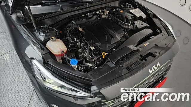 2022 Kia K8 3.5 Gasoline 4WD Sold VIN KNAM541DDNA015346 – exterior detail 2022 Kia K8 3.5 Gasoline 4WD Sold VIN KNAM541DDNA015346 – exterior detail