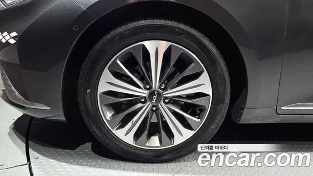 2022 Kia K8 Hybrid Signature Sold VIN KNAM6411BNA014821 – side profile 2022 Kia K8 Hybrid Signature Sold VIN KNAM6411BNA014821 – side profile