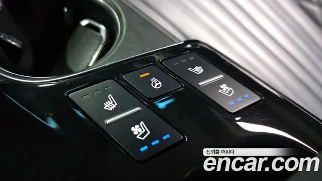 2022 Kia K8 Hybrid Signature Sold VIN KNAM6411BNA014821 – interior seats 2022 Kia K8 Hybrid Signature Sold VIN KNAM6411BNA014821 – interior seats