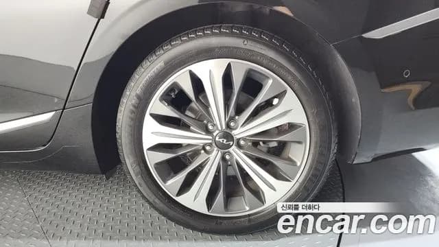 2022 Kia K8 Hybrid Signature Sold VIN KNAM6411BNA015201 – exterior detail 2022 Kia K8 Hybrid Signature Sold VIN KNAM6411BNA015201 – exterior detail