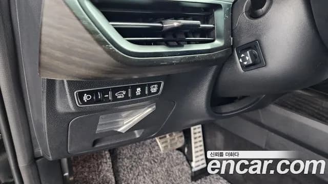 2022 Kia K8 Hybrid Signature Sold VIN KNAM6411BNA016454 – undercarriage 2022 Kia K8 Hybrid Signature Sold VIN KNAM6411BNA016454 – undercarriage