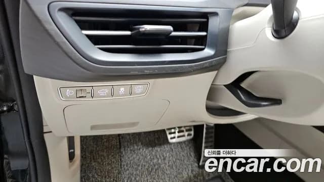 2022 Kia K8 Hybrid Signature Sold VIN KNAM6411BNA021263 – exterior detail 2022 Kia K8 Hybrid Signature Sold VIN KNAM6411BNA021263 – exterior detail
