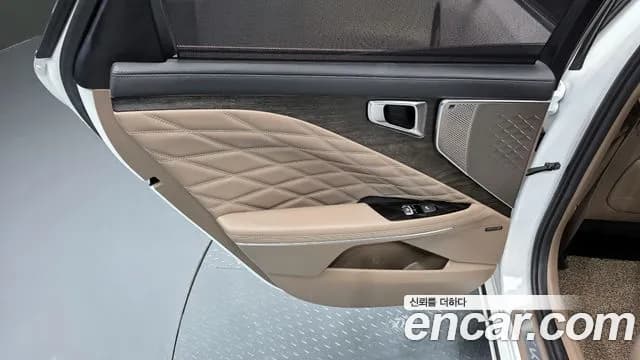 2023 Kia K8 Hybrid Signature Sold VIN KNAM6411BPA034988 – exterior detail 2023 Kia K8 Hybrid Signature Sold VIN KNAM6411BPA034988 – exterior detail
