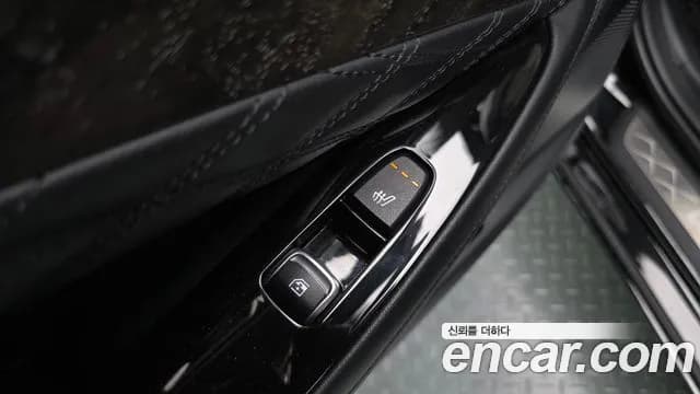 2023 Kia K8 Hybrid Signature Sold VIN KNAM6411BPA040760 – interior seats 2023 Kia K8 Hybrid Signature Sold VIN KNAM6411BPA040760 – interior seats