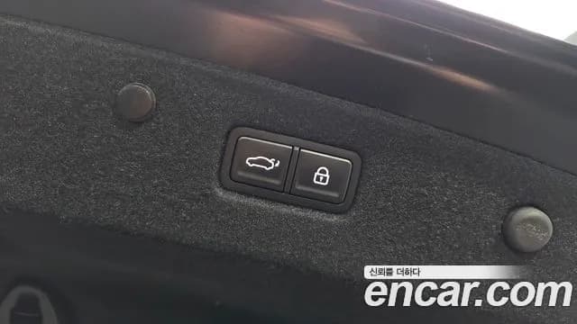 2023 Kia K8 Hybrid Signature Sold VIN KNAM6411BPA040760 – exterior detail 2023 Kia K8 Hybrid Signature Sold VIN KNAM6411BPA040760 – exterior detail