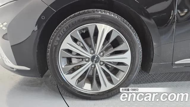 2023 Kia K8 Hybrid Signature Sold VIN KNAM6411BPA043452 – photo 13 2023 Kia K8 Hybrid Signature Sold VIN KNAM6411BPA043452 – photo 13