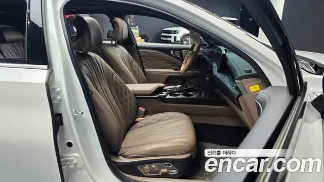 2022 Kia K8 2.5 Gasoline 2WD Sold VIN KNAM641BBNA001002 – interior seats 2022 Kia K8 2.5 Gasoline 2WD Sold VIN KNAM641BBNA001002 – interior seats