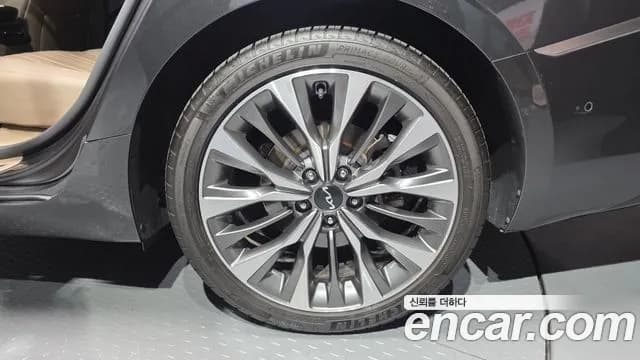 2022 Kia K8 2.5 Gasoline 2WD Sold VIN KNAM641BBNA006439 – side profile 2022 Kia K8 2.5 Gasoline 2WD Sold VIN KNAM641BBNA006439 – side profile