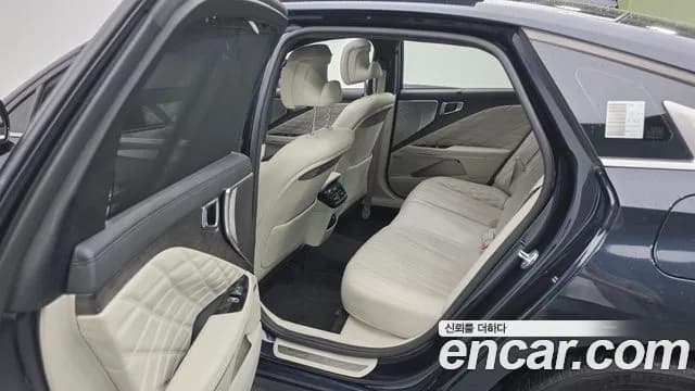 2022 Kia K8 2.5 Gasoline 2WD Sold VIN KNAM641BBNA013024 – interior seats 2022 Kia K8 2.5 Gasoline 2WD Sold VIN KNAM641BBNA013024 – interior seats