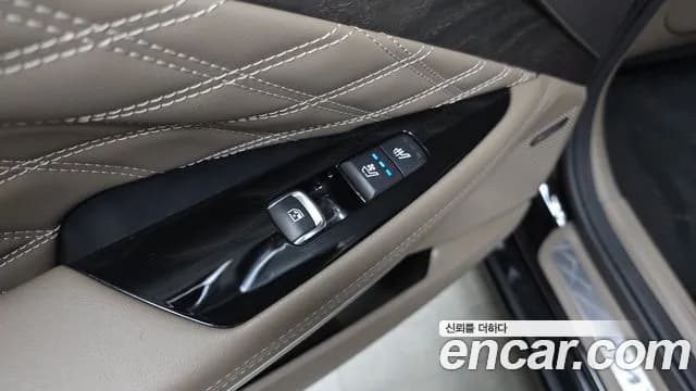2022 Kia K8 2.5 Gasoline 2WD Sold VIN KNAM641BBNA027616 – interior seats 2022 Kia K8 2.5 Gasoline 2WD Sold VIN KNAM641BBNA027616 – interior seats