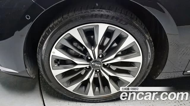 2023 Kia K8 2.5 Gasoline 2WD Sold VIN KNAM641BBPA035962 – photo 13 2023 Kia K8 2.5 Gasoline 2WD Sold VIN KNAM641BBPA035962 – photo 13