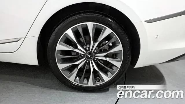 2023 Kia K8 2.5 Gasoline 2WD Sold VIN KNAM641BBPA040706 – photo 16 2023 Kia K8 2.5 Gasoline 2WD Sold VIN KNAM641BBPA040706 – photo 16