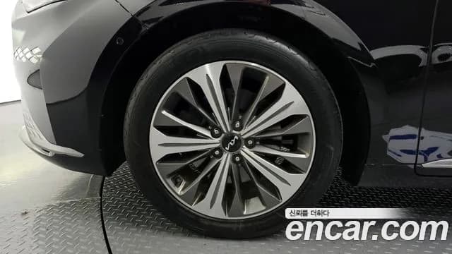 2022 Kia K8 3.5 LPG 2WD Sold VIN KNAM641FBNA030291 – trunk area 2022 Kia K8 3.5 LPG 2WD Sold VIN KNAM641FBNA030291 – trunk area