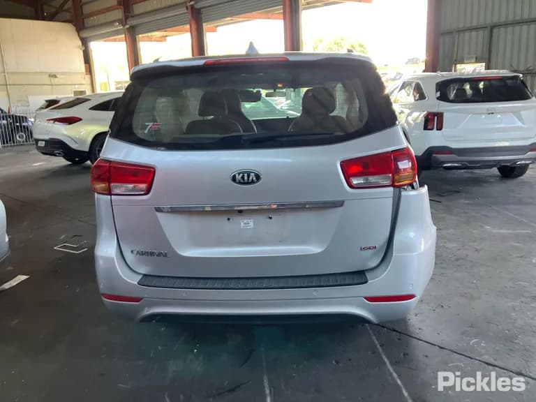 2017 Kia Carnival Used VIN KNAMB811MH6336511 – front exterior 2017 Kia Carnival Used VIN KNAMB811MH6336511 – front exterior