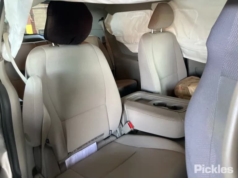 2017 Kia Carnival Used VIN KNAMB811MH6336511 – engine bay 2017 Kia Carnival Used VIN KNAMB811MH6336511 – engine bay