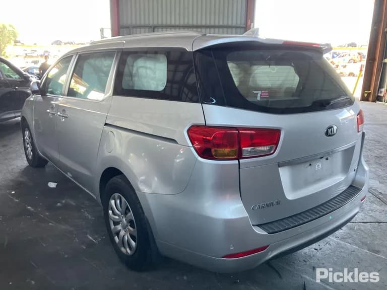 2017 Kia Carnival Used VIN KNAMB811MH6336511 – photo 14 2017 Kia Carnival Used VIN KNAMB811MH6336511 – photo 14