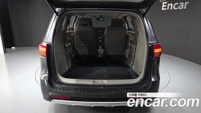 2018 Kia All New Carnival 7-seater Limousine Sold VIN KNAMB81ABJS369144 – exterior detail 2018 Kia All New Carnival 7-seater Limousine Sold VIN KNAMB81ABJS369144 – exterior detail