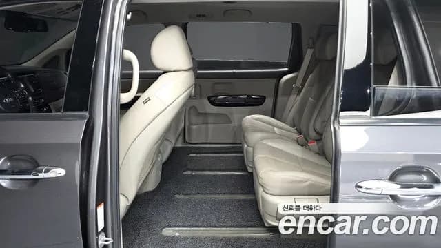 2018 Kia All New Carnival 7-seater Limousine Sold VIN KNAMB81ABJS369144 – trunk area 2018 Kia All New Carnival 7-seater Limousine Sold VIN KNAMB81ABJS369144 – trunk area