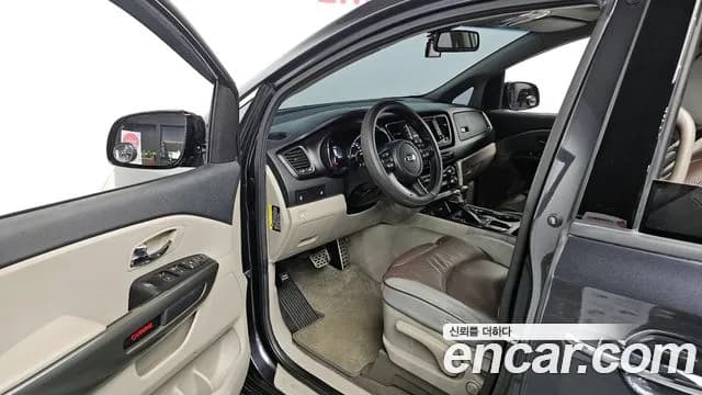 2019 Kia The New Carnival 9-Seater Luxury Sold VIN KNAMB81ABKS446846 – interior seats 2019 Kia The New Carnival 9-Seater Luxury Sold VIN KNAMB81ABKS446846 – interior seats