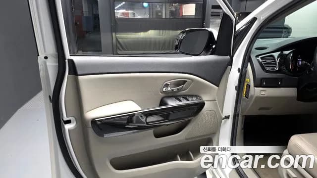 2019 Kia The New Carnival 7-Seater Limousine Sold VIN KNAMB81ABKS452474 – interior seats 2019 Kia The New Carnival 7-Seater Limousine Sold VIN KNAMB81ABKS452474 – interior seats