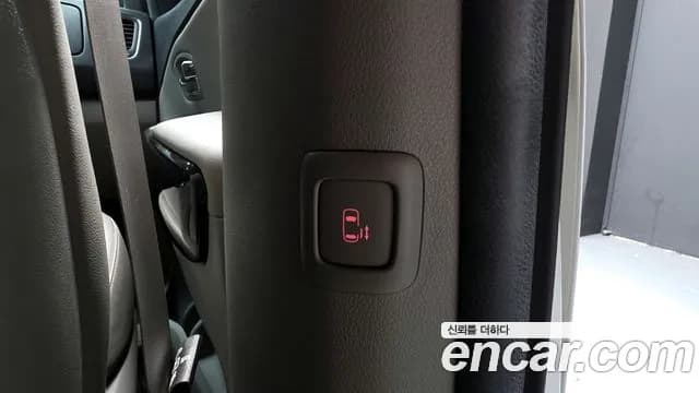 2019 Kia The New Carnival 7-Seater Limousine Sold VIN KNAMB81ABKS452474 – trunk area 2019 Kia The New Carnival 7-Seater Limousine Sold VIN KNAMB81ABKS452474 – trunk area