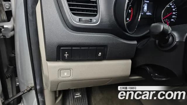 2019 Kia The New Carnival 9-Seater Luxury Sold VIN KNAMB81ABKS463845 – exterior detail 2019 Kia The New Carnival 9-Seater Luxury Sold VIN KNAMB81ABKS463845 – exterior detail