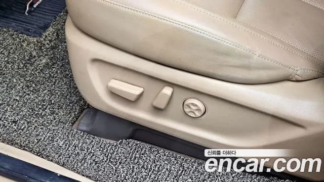 2019 Kia The New Carnival 7-Seater Limousine Sold VIN KNAMB81ABKS465174 – rear exterior 2019 Kia The New Carnival 7-Seater Limousine Sold VIN KNAMB81ABKS465174 – rear exterior